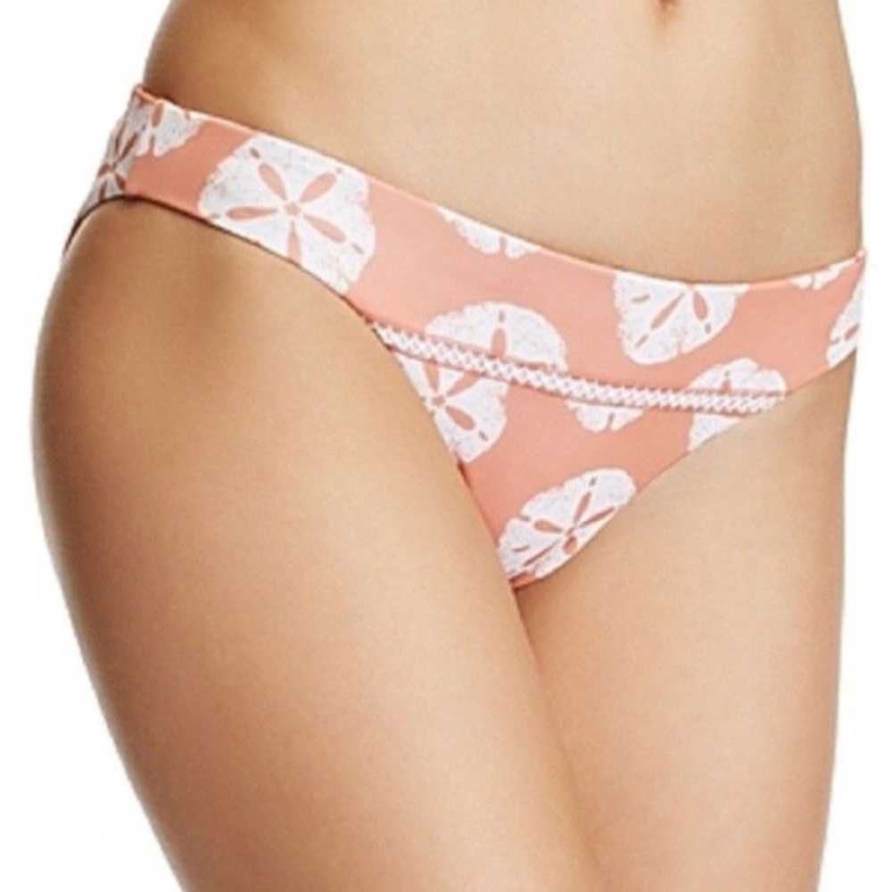 ELLEJAY - Rosa Bikini Bottom in Sand Dollar